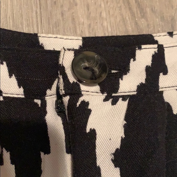 Forever 21 Shorts - Picture 6 of 7